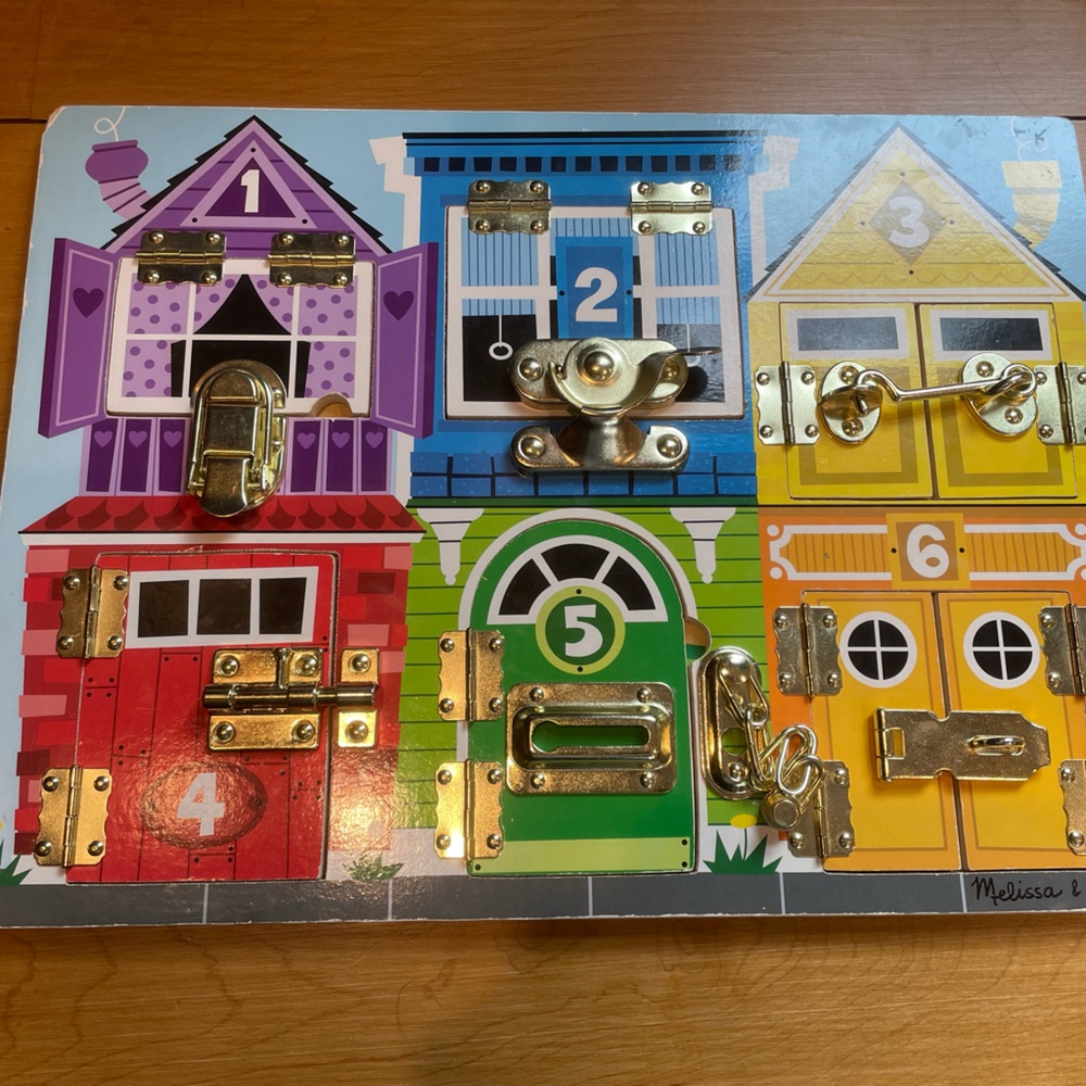 Melissa & Doug wooden clasp puzzle